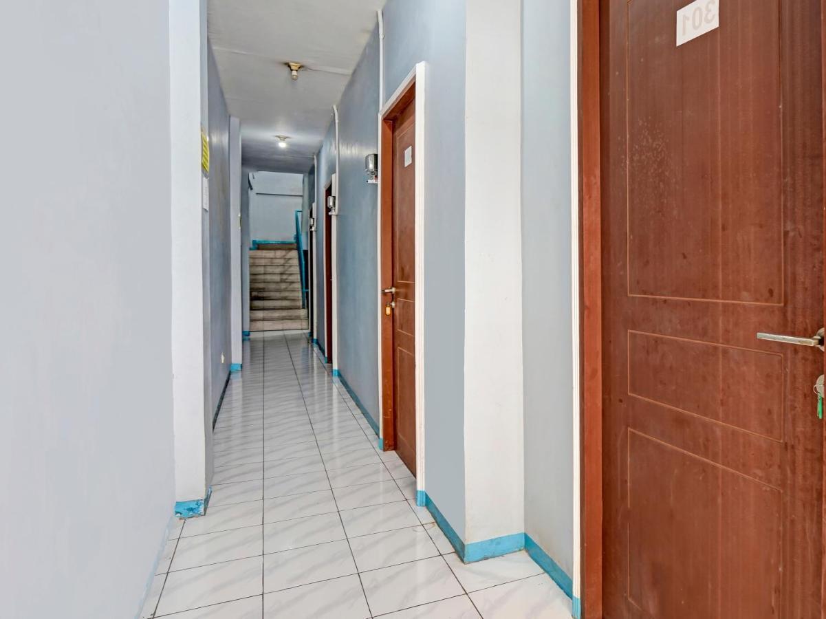 SPOT ON 90147 Gosepa Ambengan Plaza Hotel Surabaya Bagian luar foto