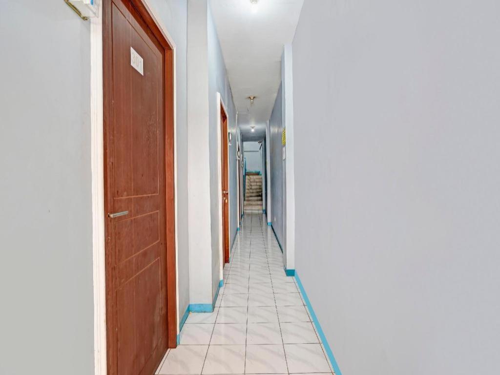 SPOT ON 90147 Gosepa Ambengan Plaza Hotel Surabaya Bagian luar foto