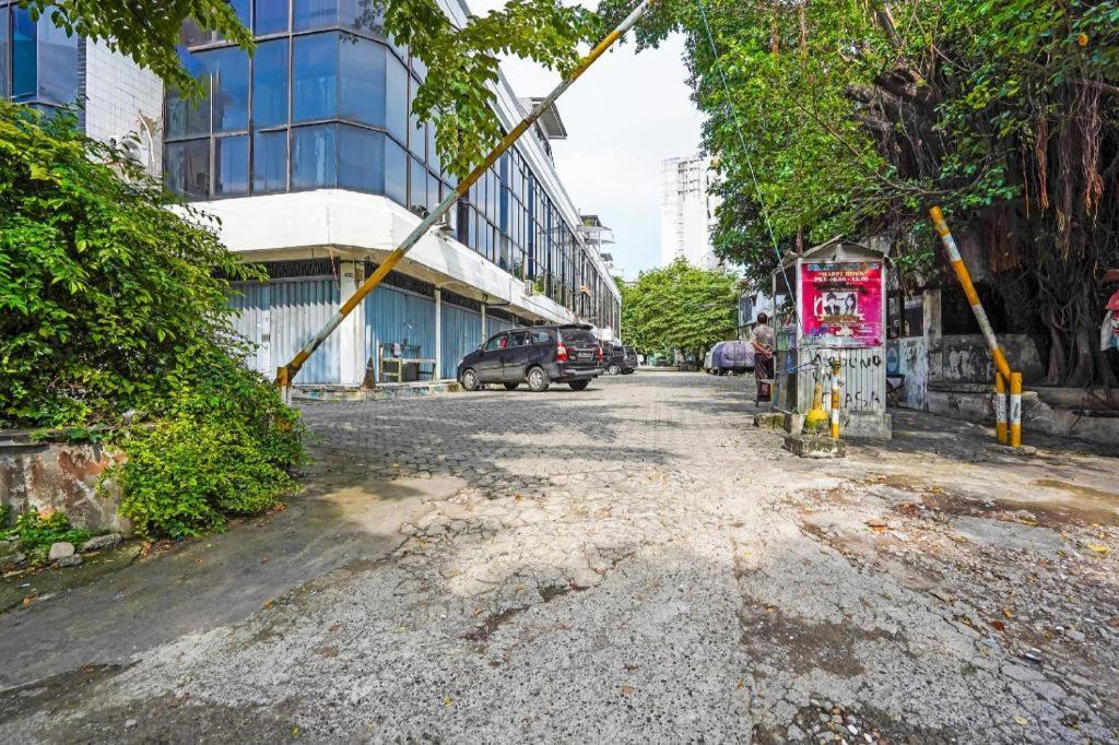 SPOT ON 90147 Gosepa Ambengan Plaza Hotel Surabaya Bagian luar foto