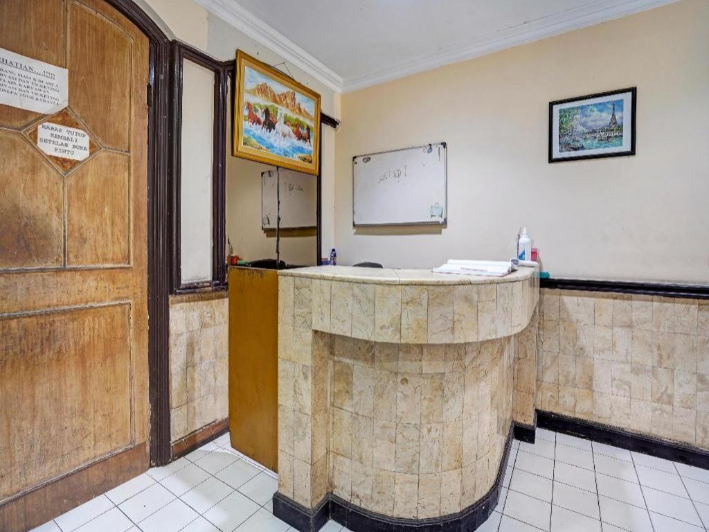 SPOT ON 90147 Gosepa Ambengan Plaza Hotel Surabaya Bagian luar foto