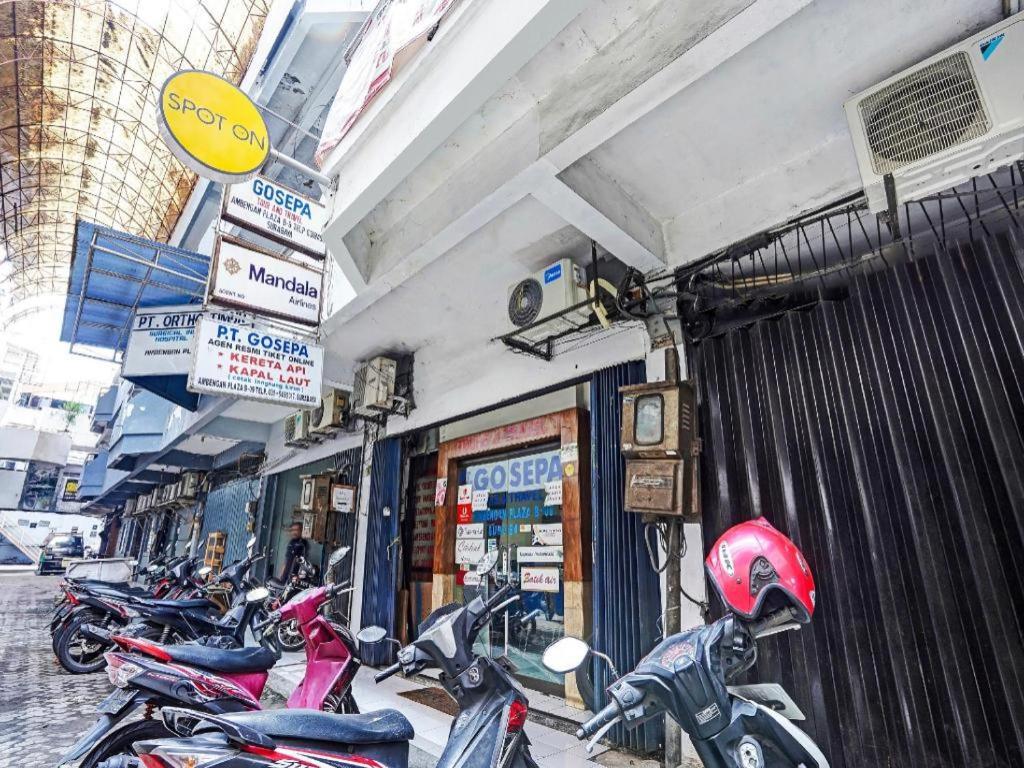 SPOT ON 90147 Gosepa Ambengan Plaza Hotel Surabaya Bagian luar foto