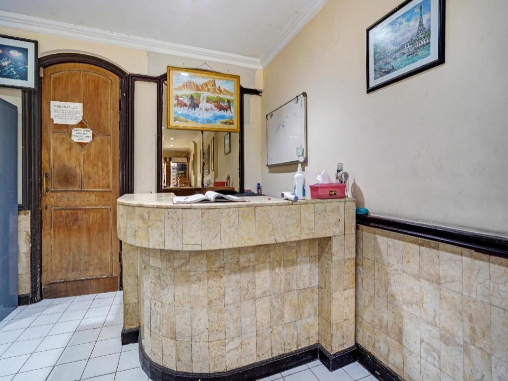 SPOT ON 90147 Gosepa Ambengan Plaza Hotel Surabaya Bagian luar foto